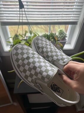 Vans Slip on Green Checkered Women’s 7.5 Shoe